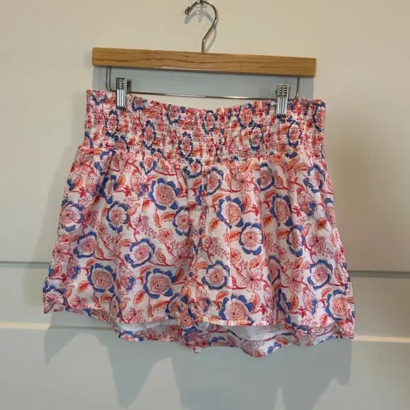 Vineyard Vines Smocked Waist Floral Print Shorts Women's XL White Blue Red Boho - Picture 2 of 5